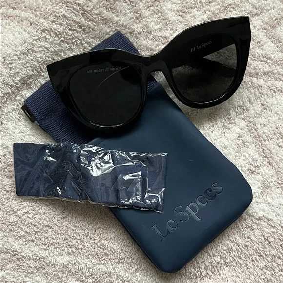 Le Specs Air Heart Black Cat-Eye Sunglasses - Picture 2 of 9